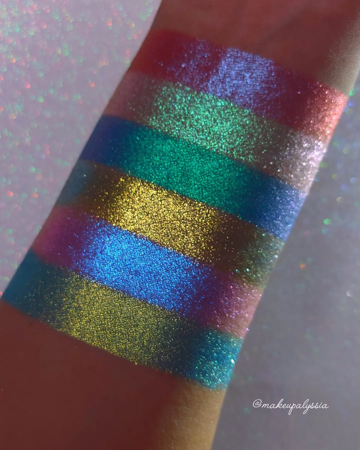 Jingle Bell Ruby Eyeshadow Palette (NON MAGNETIC)